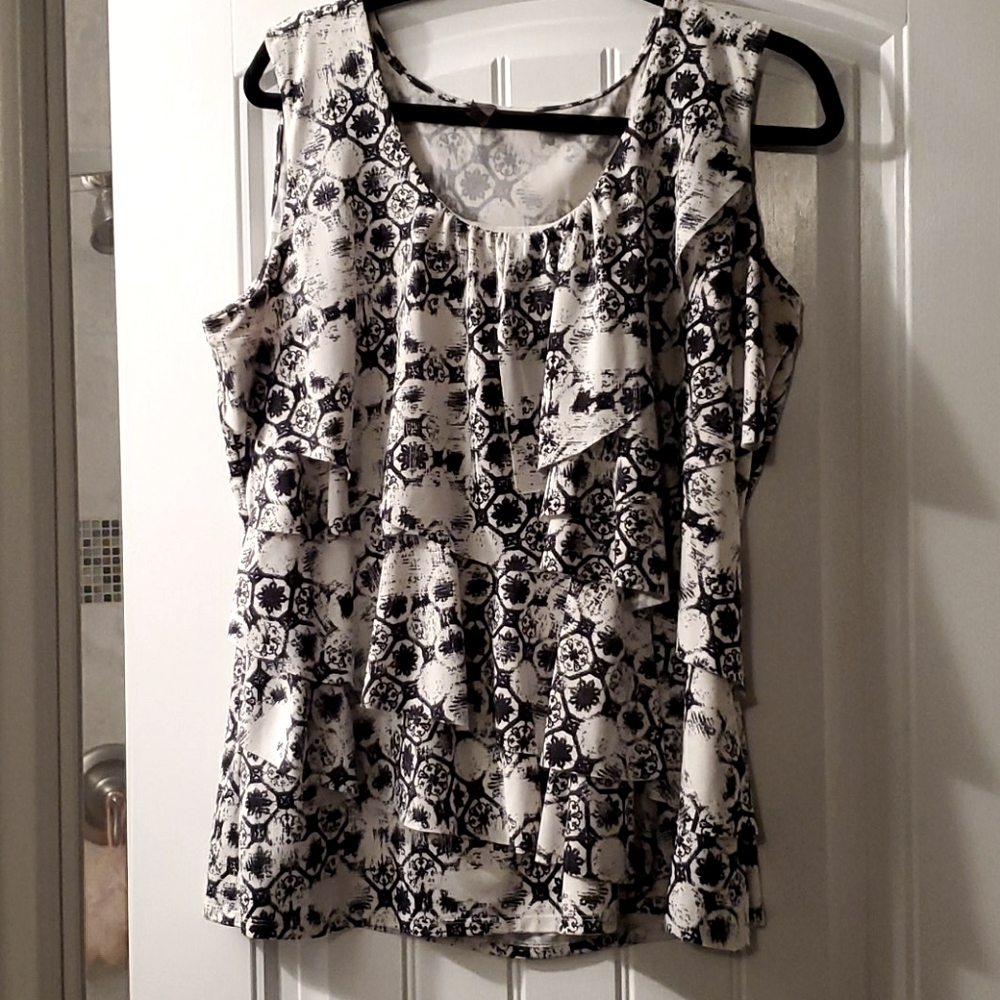 Sleeveless ruffle top
